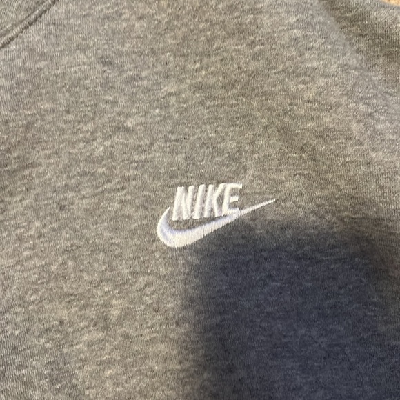 Nike Men's Sportswear Club Fleece Hoodie Color: Grey. Size: Small - Picture 3 of 3